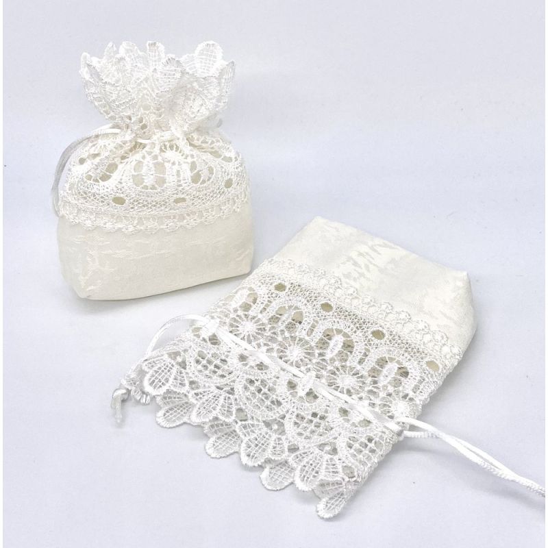 Sacchetto portaconfetti 13x11 cm tessuto lavorato e macramè BOMBONIERA