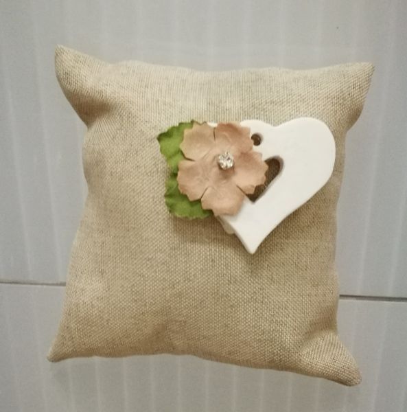 Cuscino Cuscinetto TORTORA portaconfetti con cuore e fiore BOMBONIERA